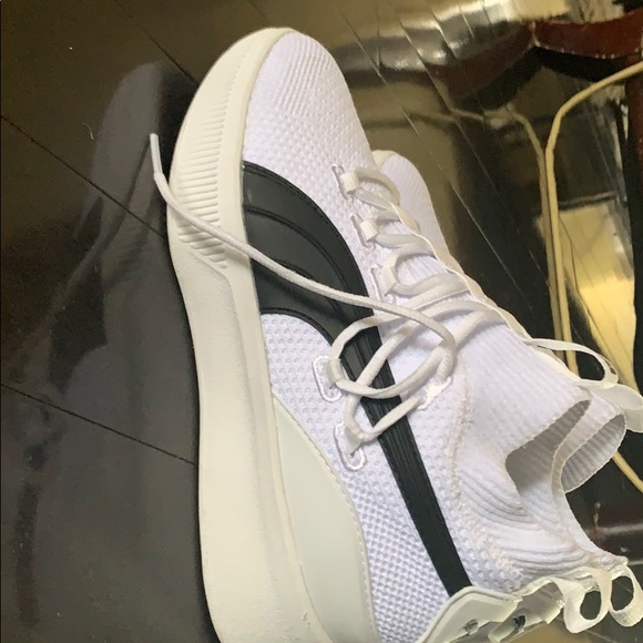 Shoes - Picture 4 of 4